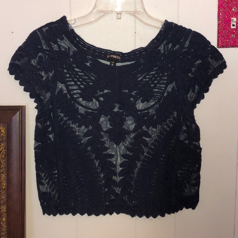 Express lace t-shirt